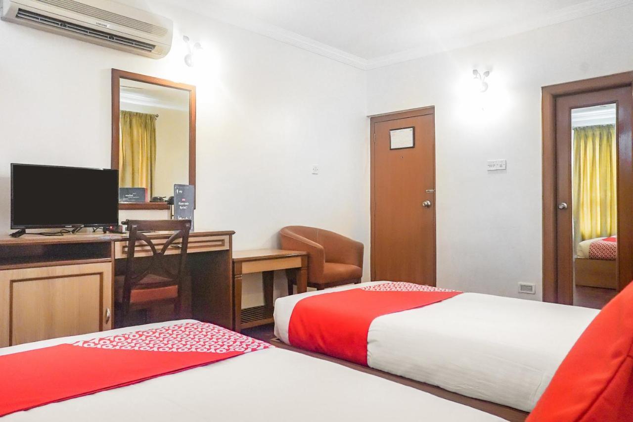Oyo 5630 Beverly Hills Hotel Pune