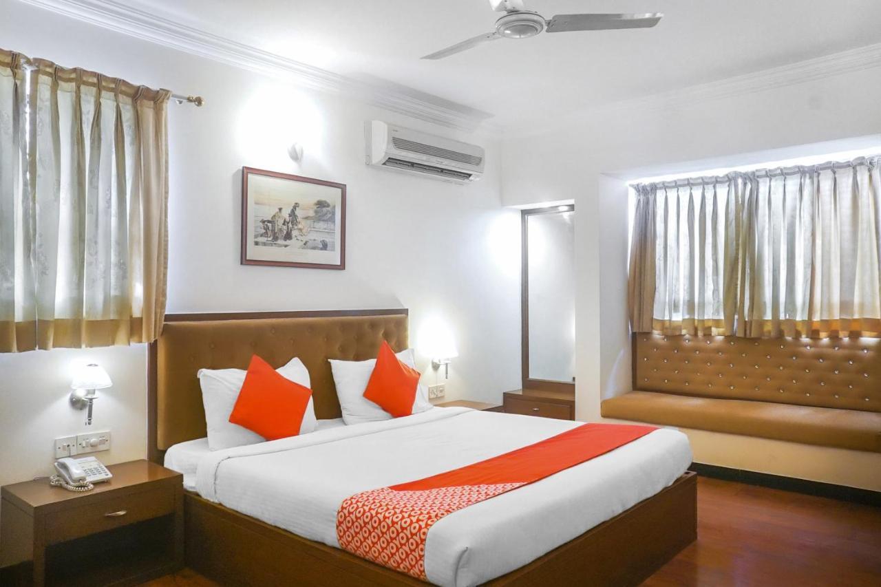 Oyo 5630 Beverly Hills Hotel Pune